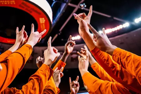 WBB Team Horns Up