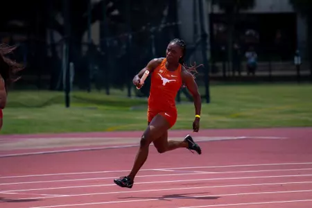 Julien Alfred - 4x100 LSU