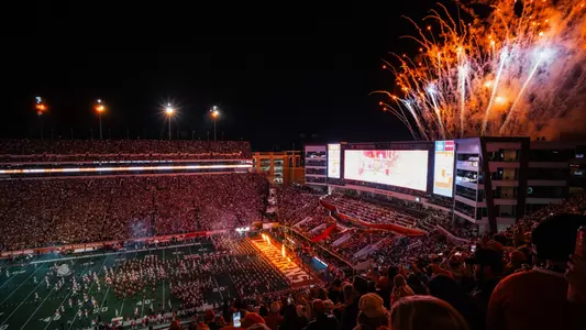 DKR-Texas Memorial Stadium runout TTU