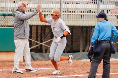 Texas Softball vs. Illinois