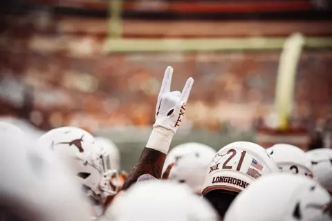 Hook'Em Hand Sign