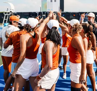 wtn team huddle - UNC pre match at ncaa tourney