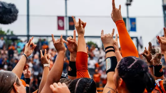 Texas celebrates advancing to Super Regionals