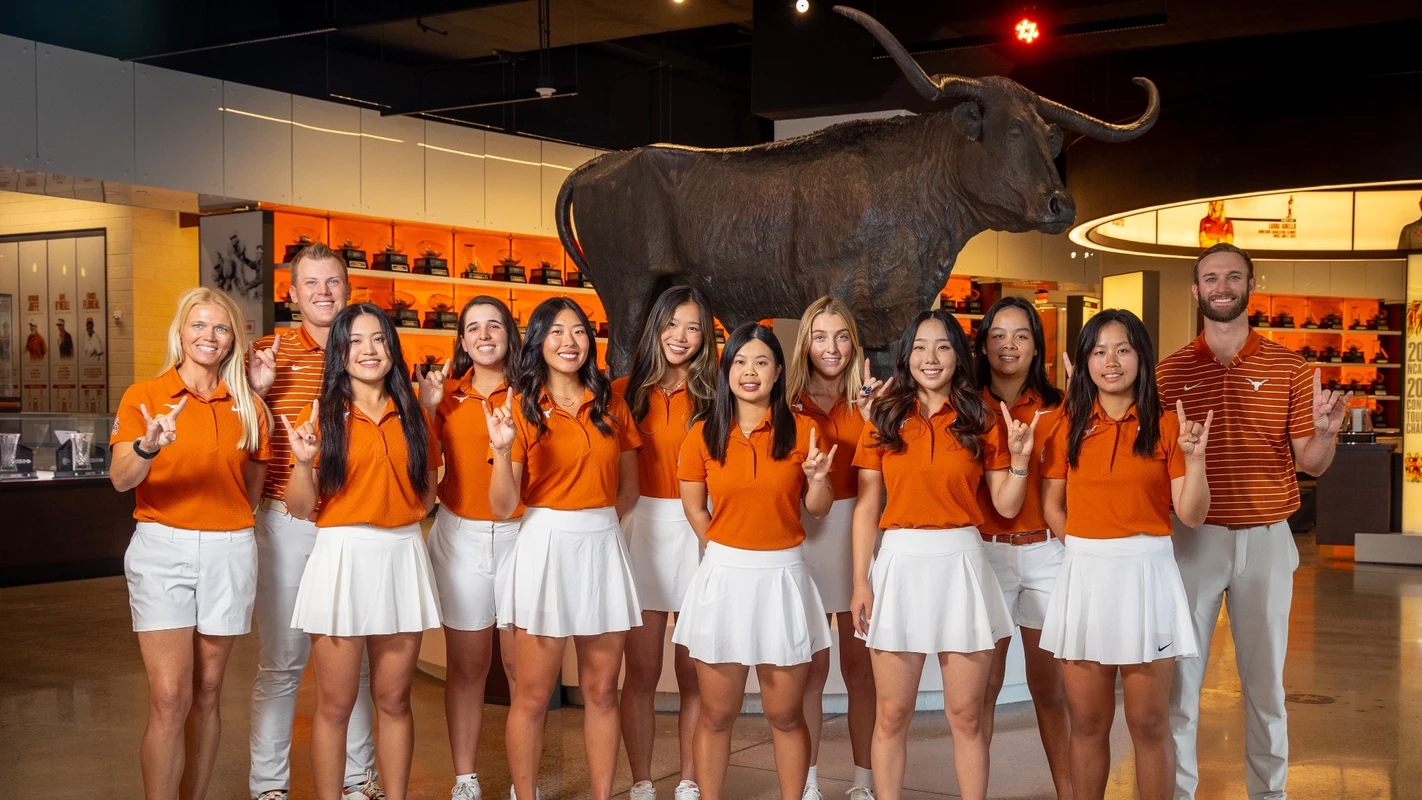 women's golf team photo