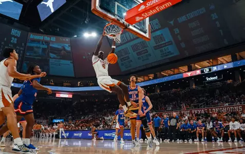 Arthur Kaluma dunk vs HCU