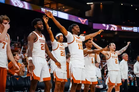 Texas Longhorns bench vs New Mexico State