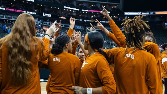 women's basketball huddle