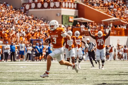 Quinn Ewers scores touchdown vs. BYU in 2023