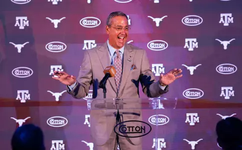 Chris Del Conte at Cotton Holdings title sponsor presser
