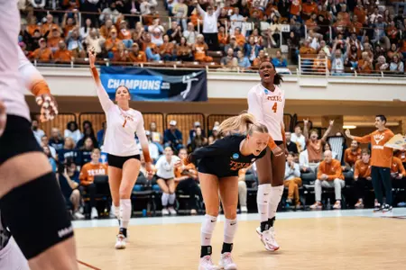 Texas Volleyball defeated #25 Penn State in NCAA Second Round