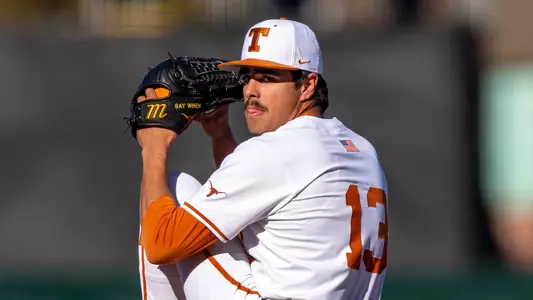 Ruger-Riojas-Pitching