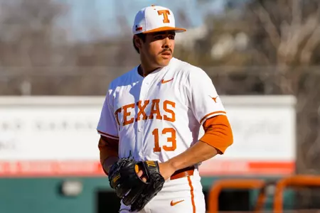 Ruger-Riojas-Pitching