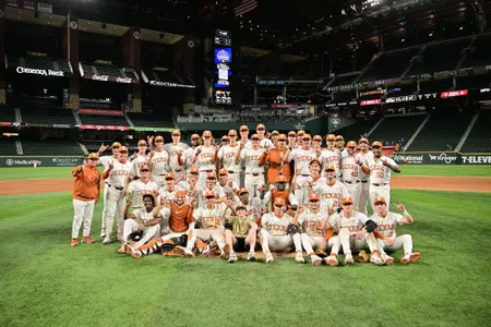 Team-Photo-Pitchers-Mound