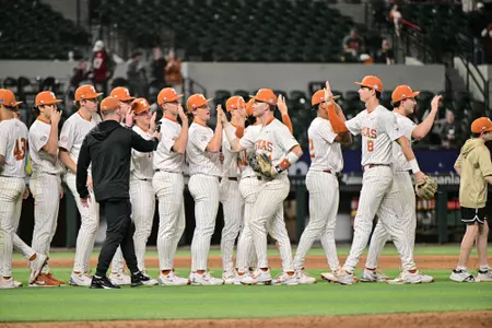 Baseball-Celebration-High-Fives