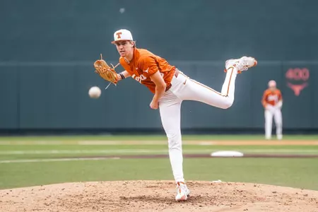 Dylan-Volantis-Pitching
