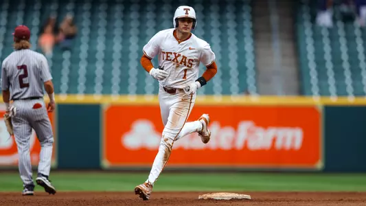 Jalin-Flores-Home-Run-Trot