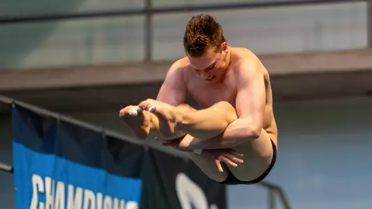 Manny Borowski at NCAA Zone D Diving Championships