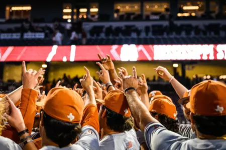 Horns-Up-Huddle