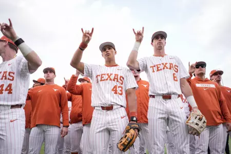 Tommy-Farmer-IV-Will-Gasparino-Horns-Up