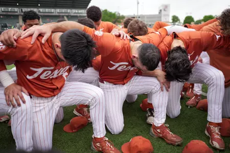 Team-Prayer-Pregame