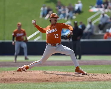 Ruger-Riojas-Pitching