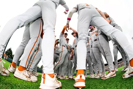 Team-Huddle-Pregame
