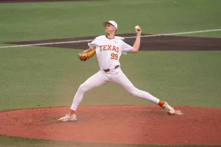 Dylan-Volantis-Pitching