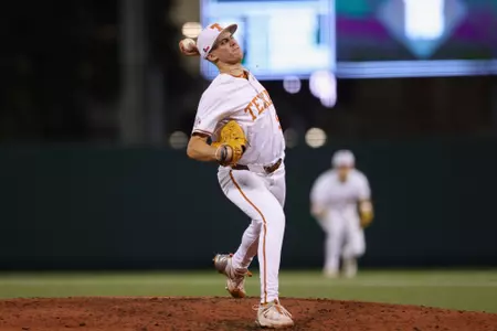 Dylan-Volantis-Pitching