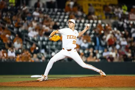 Dylan-Volantis-Pitching