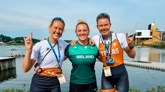 Ilva Boone, Holly Davis and Marg Van der Wal at World Rowing Championships