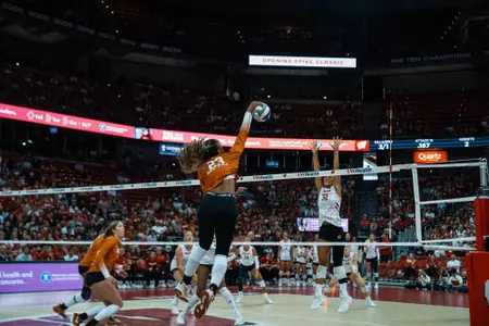 Cari Spears vs. Wisconsin at 2025 Opening Spike Clasic