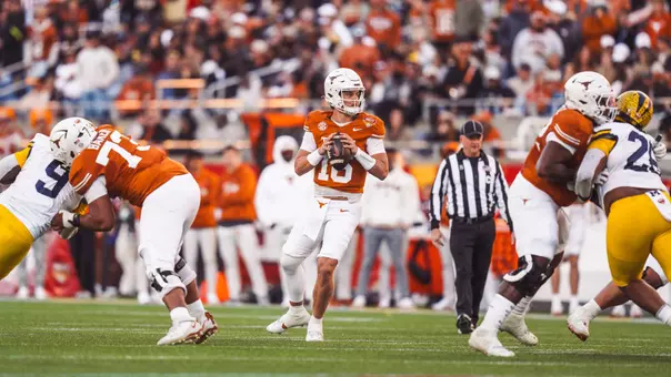 Arch Manning vs. Michigan 2025