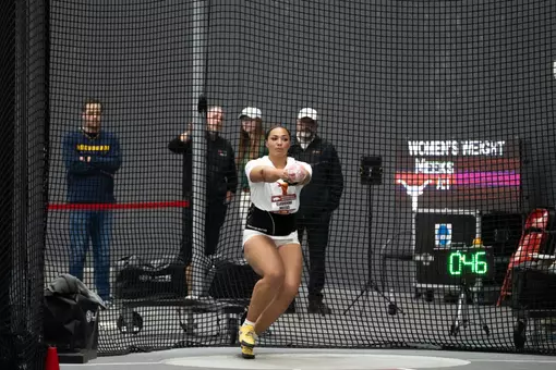 Giavonna Meeks wins Weight Throw at Razorback Invitational