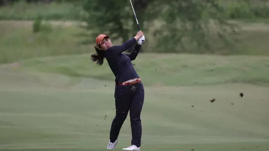 Cindy Hsu Swinging