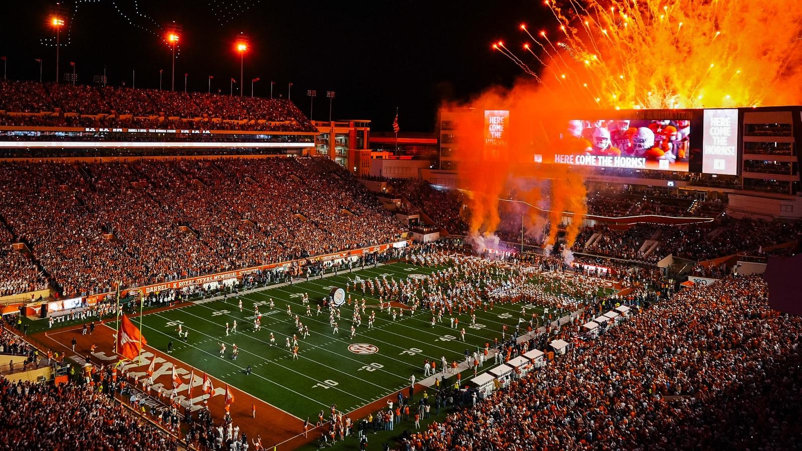 Texas Longhorns vs. Mississippi State Football