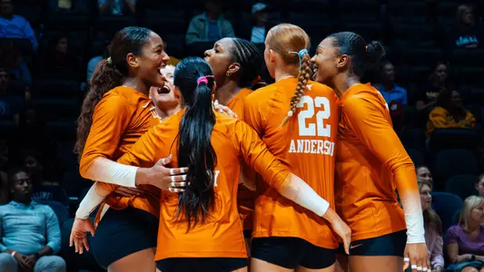 VB Huddle vs. Maquette