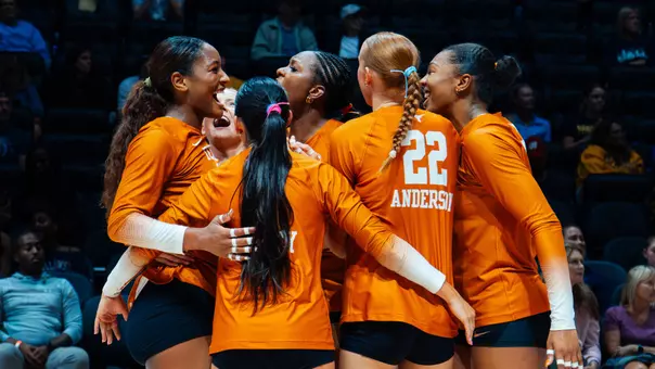 VB Huddle vs. Maquette