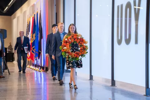 Delivering the wreath lay