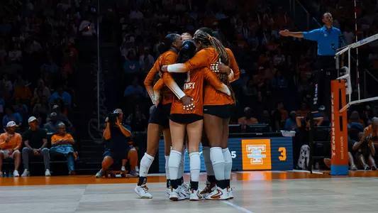 Texas VB Huddle at Tennessee