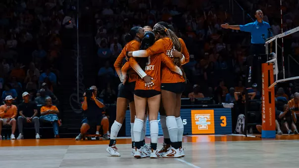 Texas VB Huddle at Tennessee