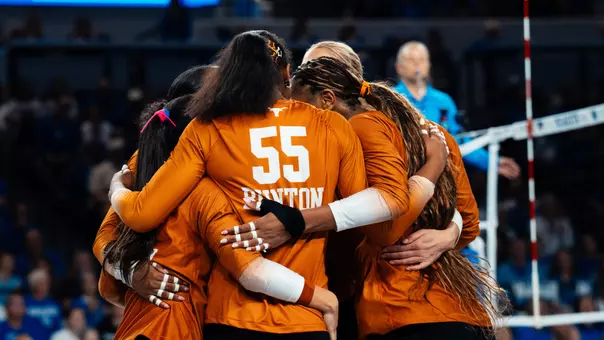 Texas VB Huddle at Kentucky