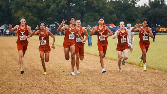 Men's Cross Country sweeps Floyd Farms Invitational