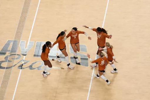 VB Players Era Huddle