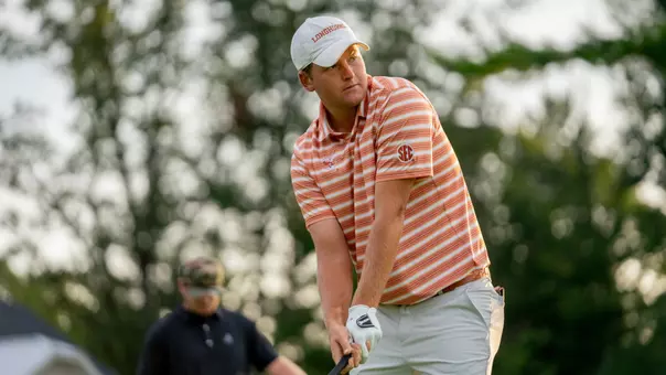 Daniel Bennett tee shot