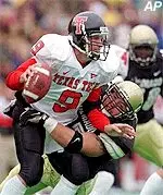 Rob Peters threw a<br>pair of touchdown passes in<br>the Red Raiders 38-17 victory<br>over Louisiana-Lafayette.