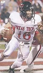 Quarterback Kliff Kingsbury threw for 187 yards against Oklahoma, Saturday.
