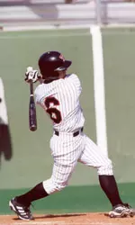 Gera Alvarez extended his hitting streak to 22 games