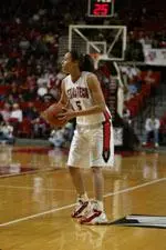 Chelsey Dabbs leads Texas Tech with 18 points.