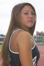 Junior Brionne Yosten sets a personal record in the 5000m run with a time of 16:47.79.