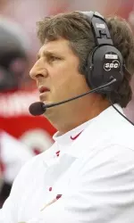 Mike Leach and the Red Raiders host the Oklahoma Sooners on Saturday.